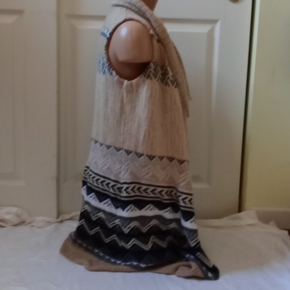 G.H. Bass & Co. Beige Knit Cardigan, Medium - Picture 4 of 8